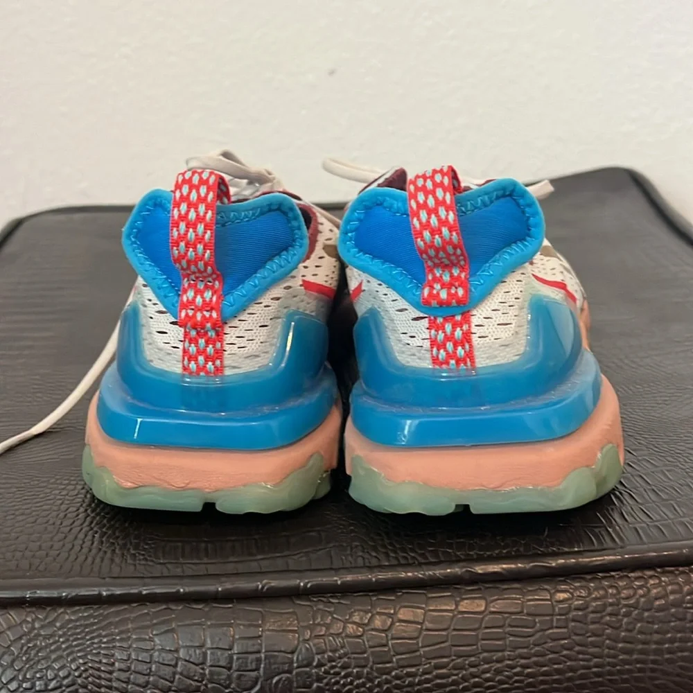 NIKE React Vision Desert Oasis Smeakers